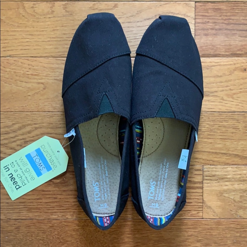 Men’s Black Classic Toms Shoes Size 9 NWT